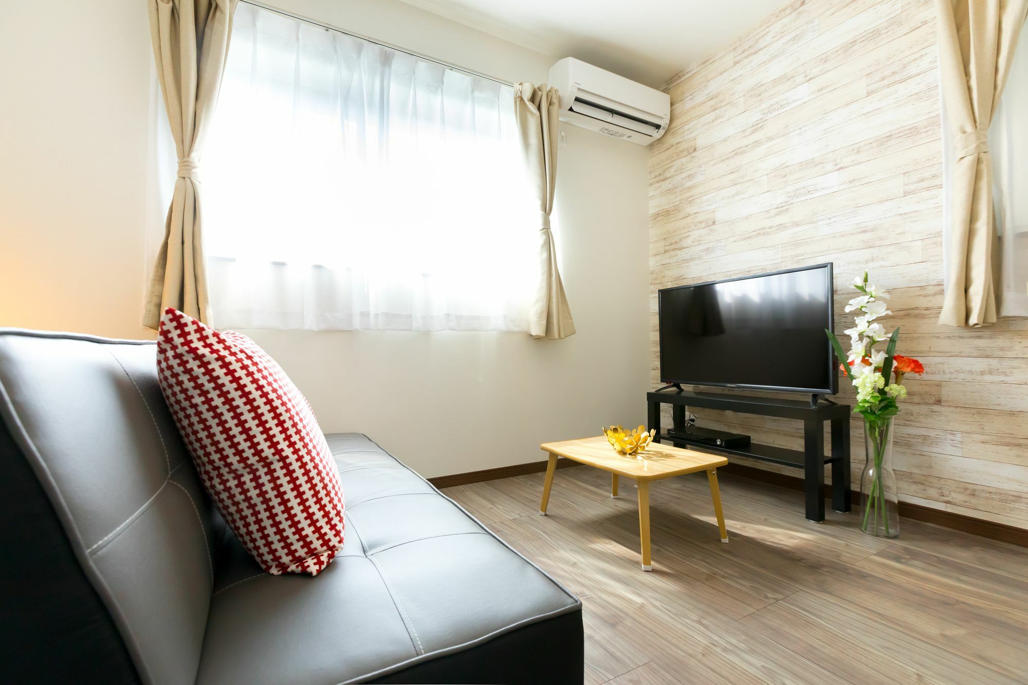 Corlux Villa Осака Екстериор снимка
